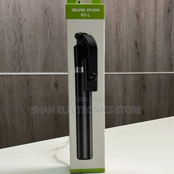 R1l Selfie Stick for Mobile - main view