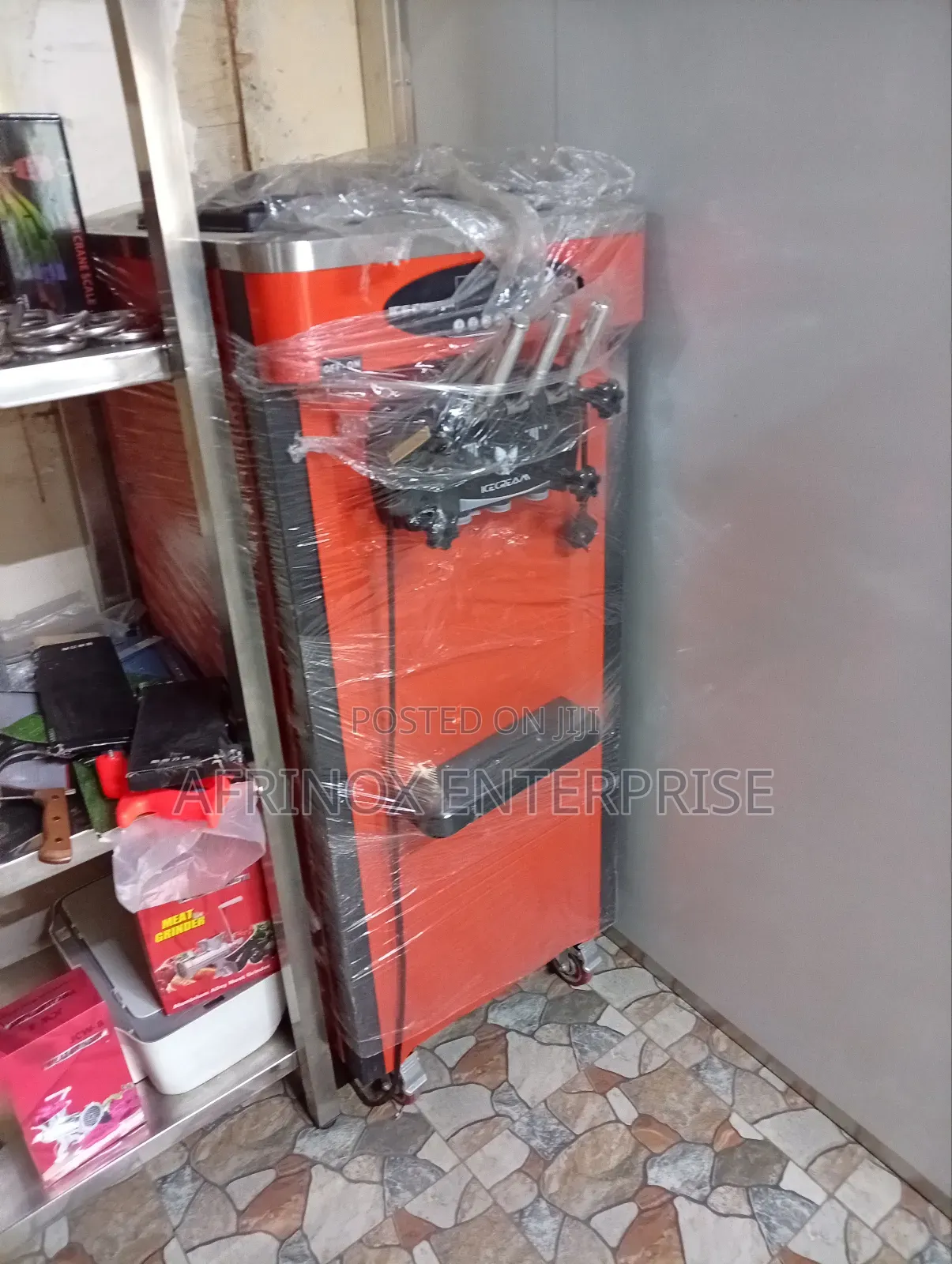  Soft Serve Ice Cream Machine
High Speed • High Output .
