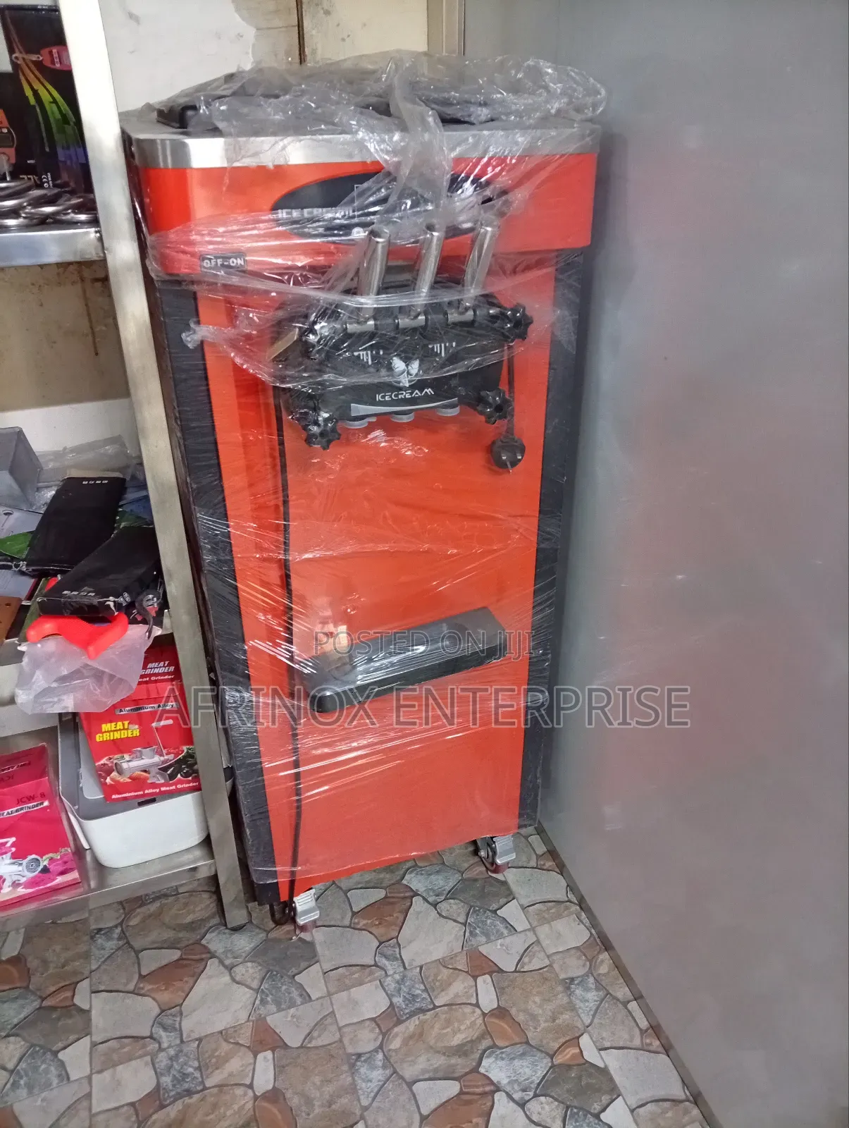  Soft Serve Ice Cream Machine
High Speed • High Output .