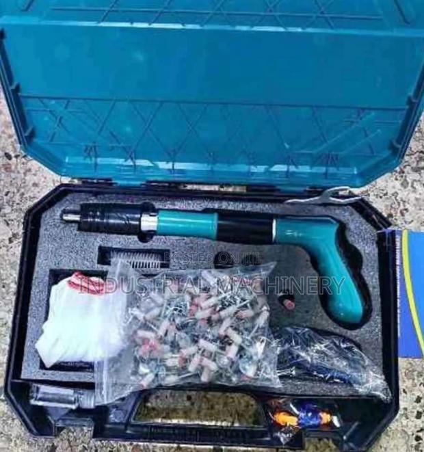 Concrete Nail Gun - main view