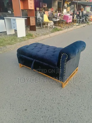 Ottoman or Waiting Seat With Storage Unit 