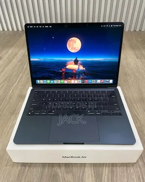 Laptop Apple MacBook Air 2022 M2 8GB Apple M2 SSD 512GB