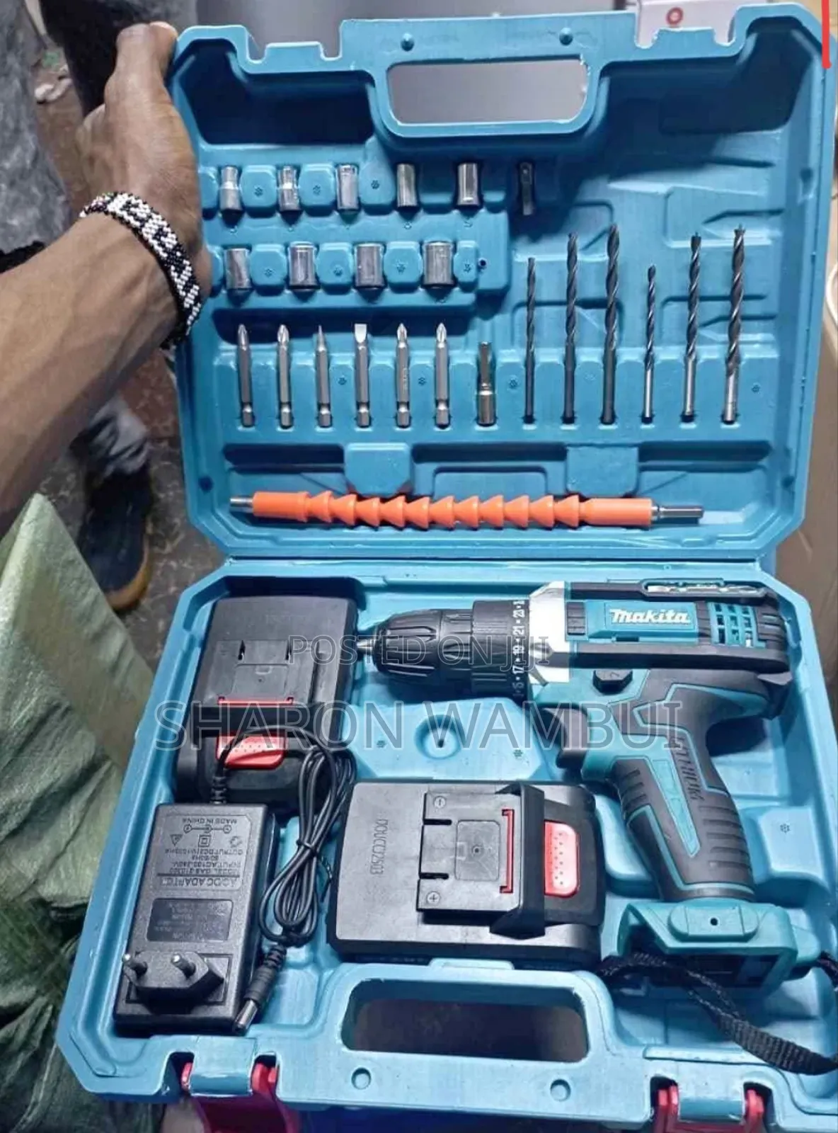 Makita Cordless Drill 26v / Rechargeable Drill Makita