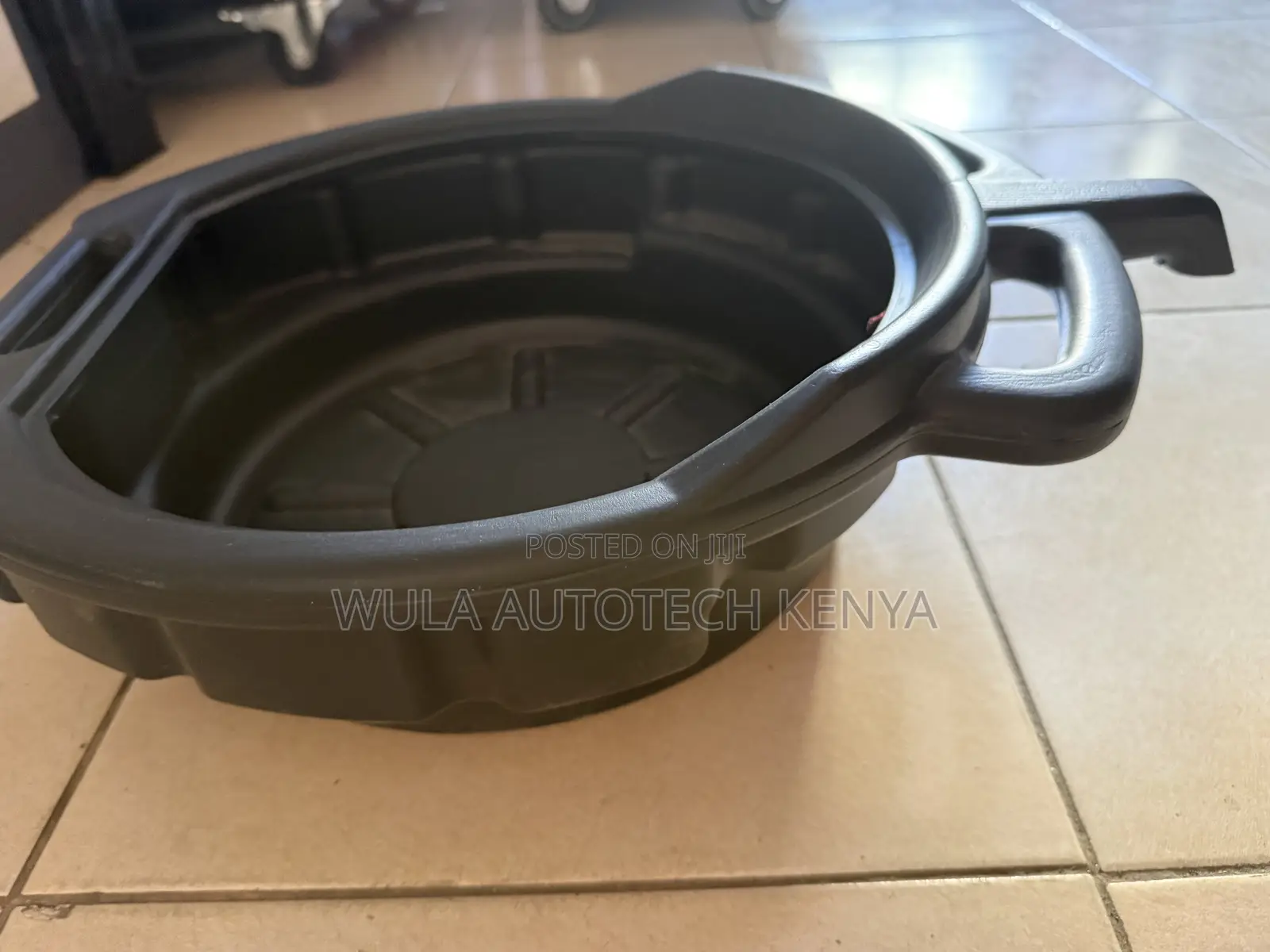 The Oil and Fluids Pan Small Type