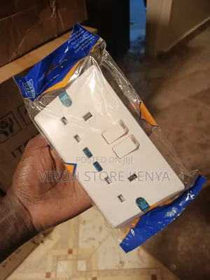 England Double Socket With (Indicator)