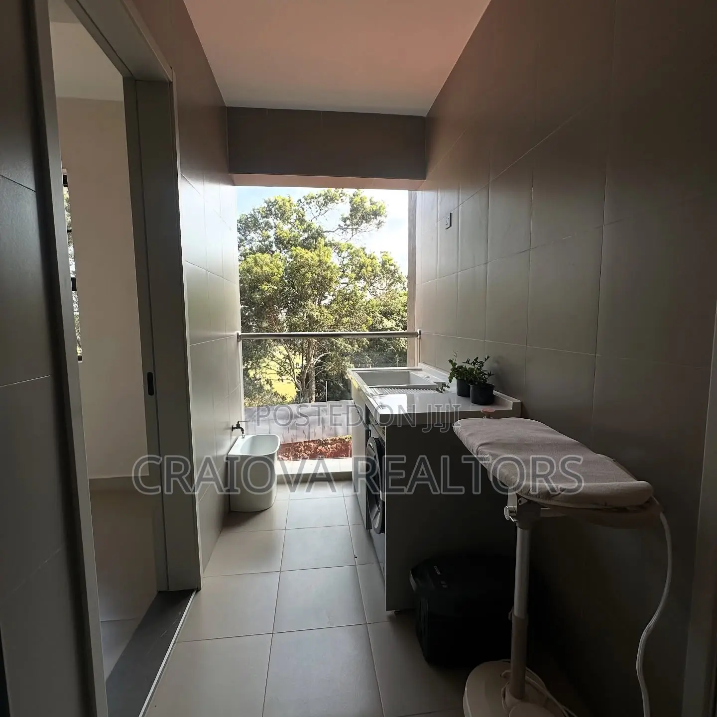 4bdrm Apartment in Muthangari for sale