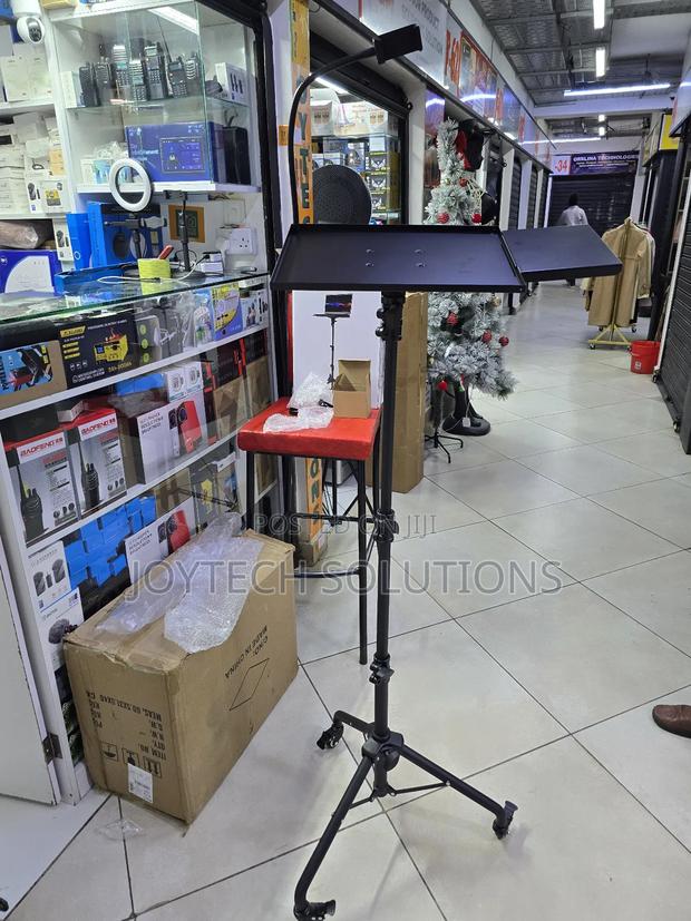 Projector Portable Tripod - main view