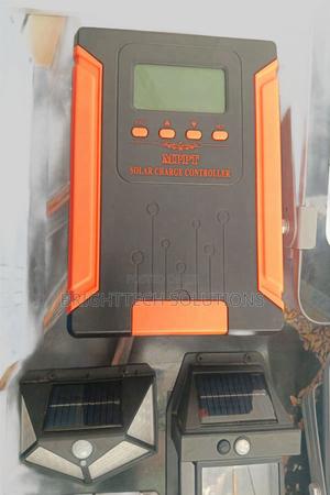 30a MPPT Solar Charge Controller 12v/24v Battery Regulator - thumbnail 2