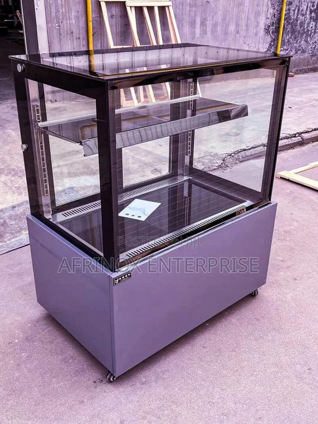 3fts Cake Display Chiller for Shops That Want to Stand Out! - main view
