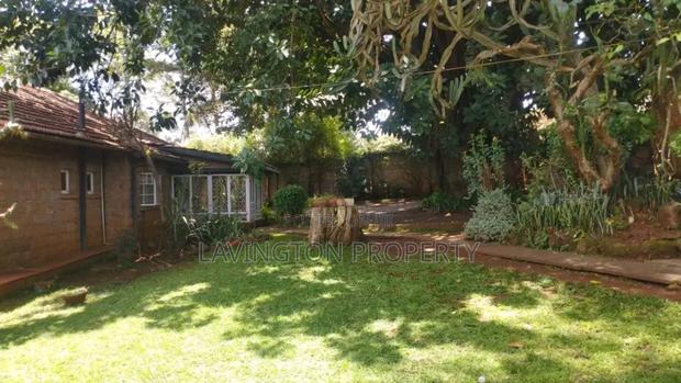 Prime 0.8 Acre Land With 4 Bedrooms House Plus 2 DSQ - thumbnail 4