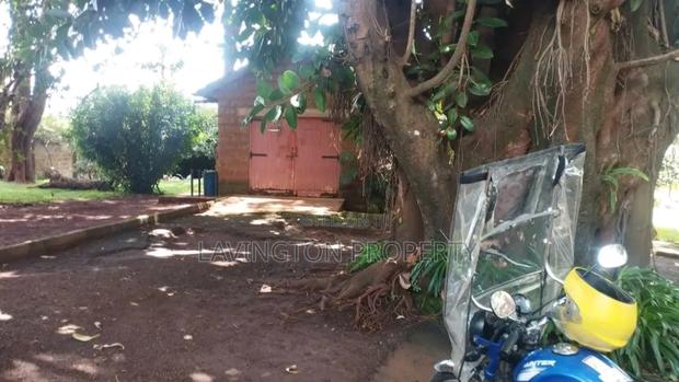 Prime 0.8 Acre Land With 4 Bedrooms House Plus 2 DSQ - thumbnail 5