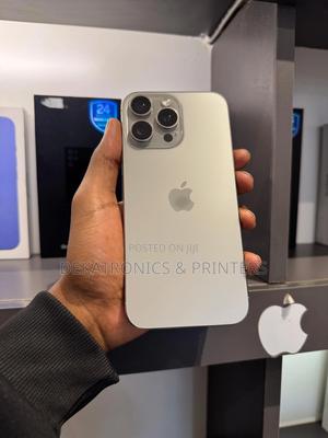 Apple iPhone 16 Pro Max 256 GB Silver - main view