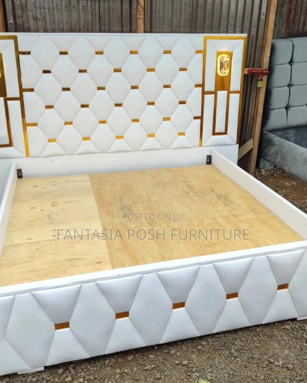5x6 White Gold Upholstered Bed