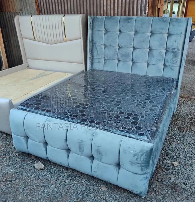 5x6 Light Blue Lux Tufted Chester Bed
