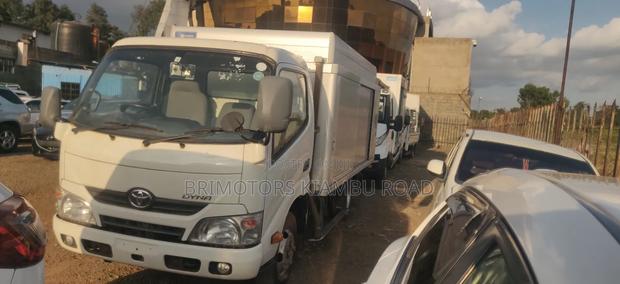 Toyota Dyna Auto