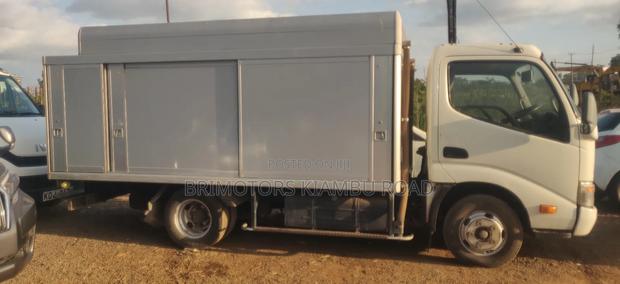 Toyota Dyna Auto - thumbnail 2