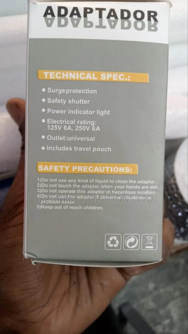 Universal Travel Adaptor - thumbnail 3