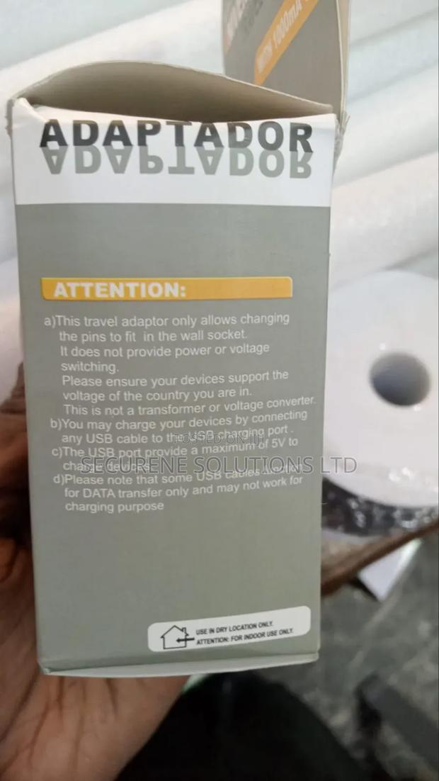 Universal Travel Adaptor - thumbnail 4