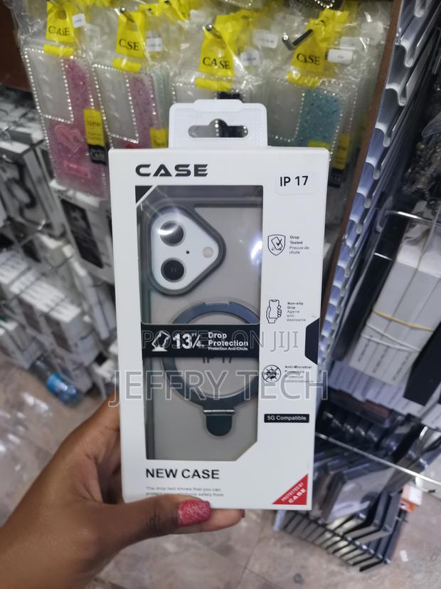 Mantto Clear Magnetic Clear for iPhone 17 Case With Invisible Stand - main view