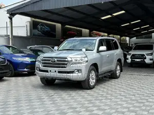 Toyota Land Cruiser 2018 Silver