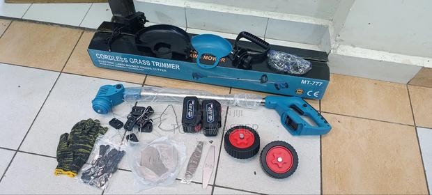 Cordless Brush Cutter With 2 Lithium Batteries - thumbnail 3