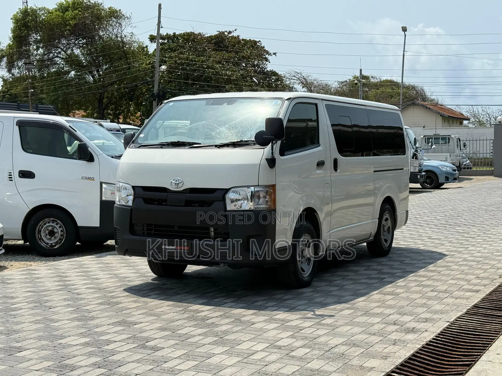 Toyota Regius 2018 White