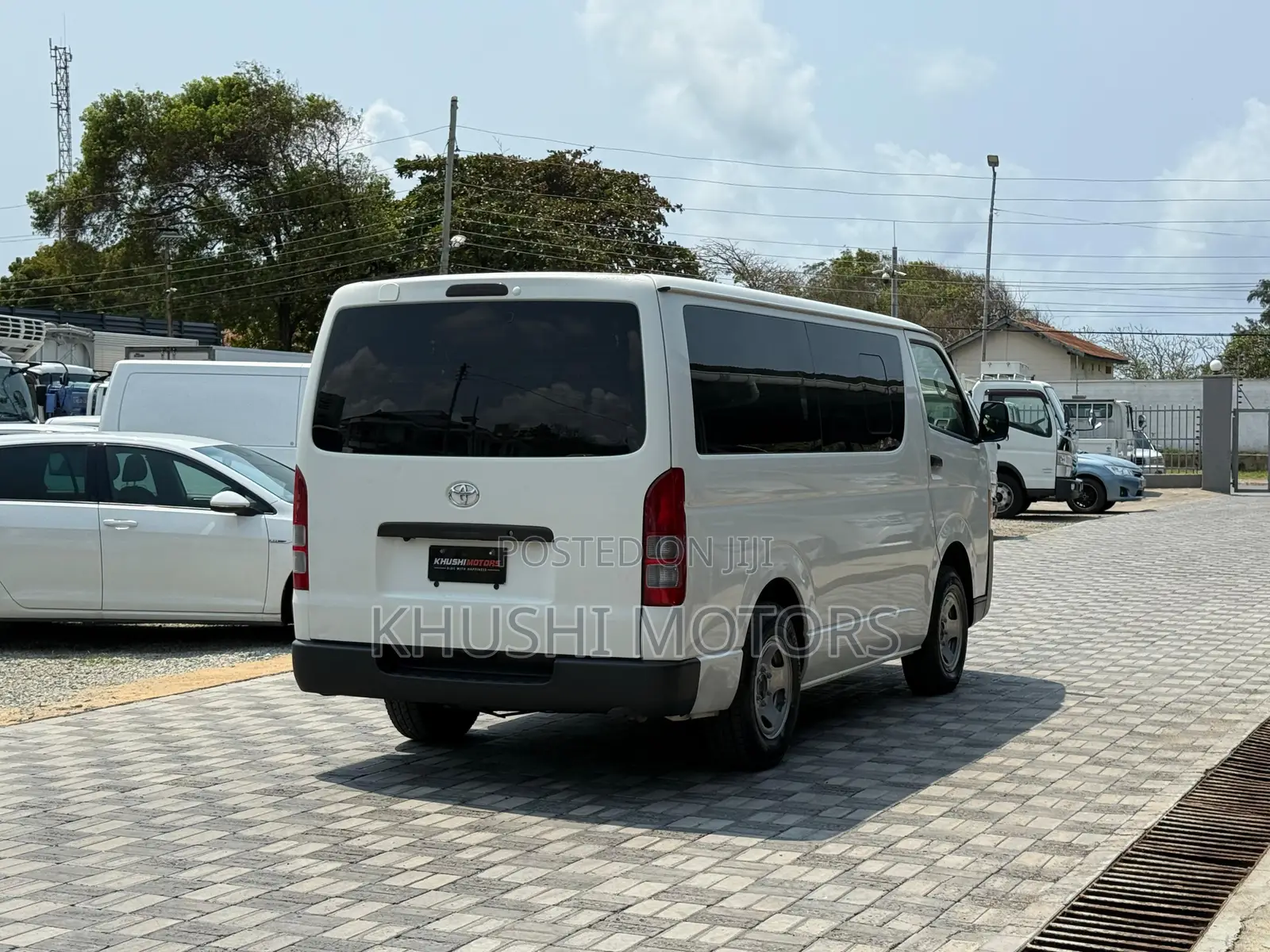 Toyota Regius 2018 White