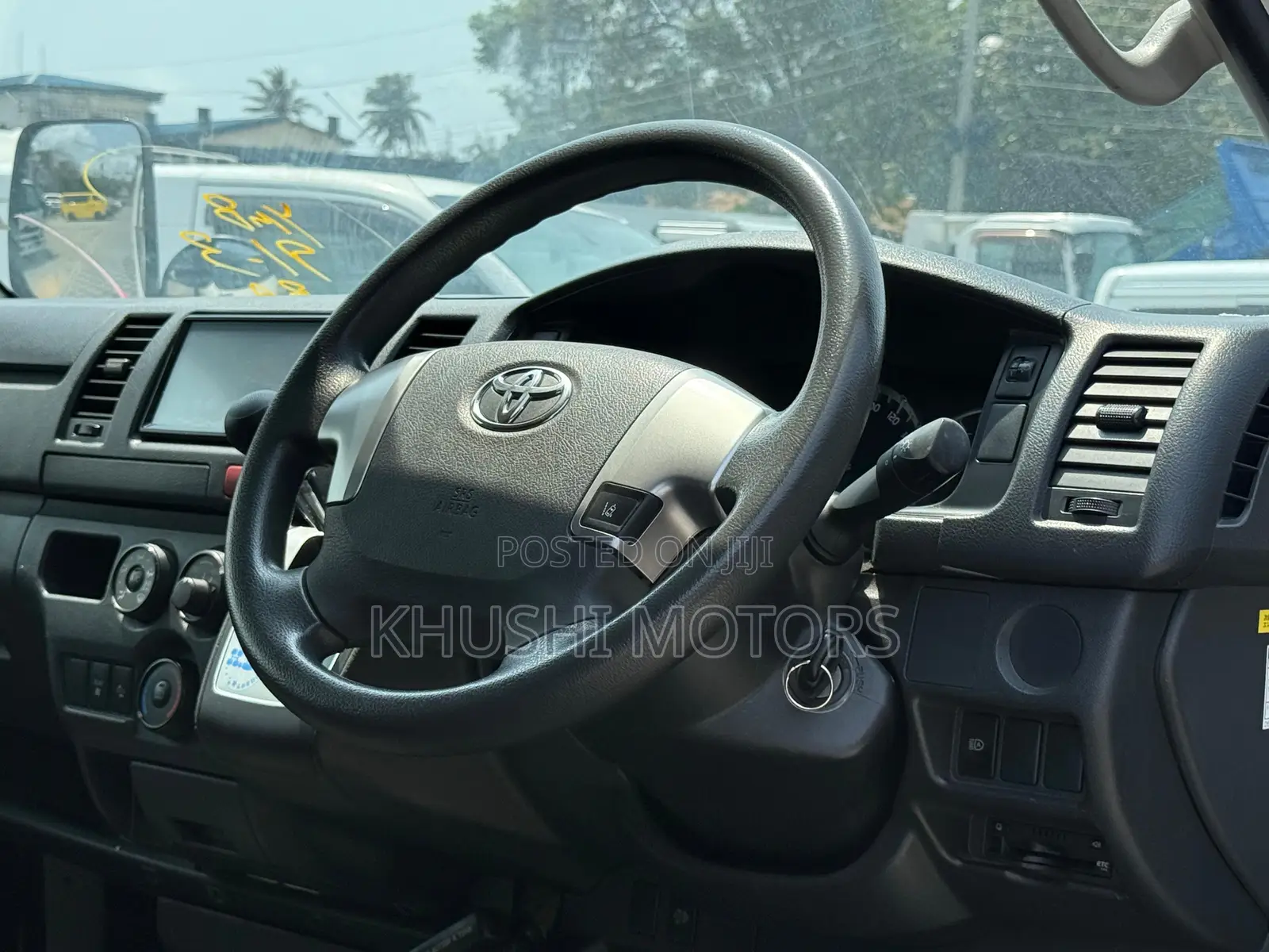 Toyota Regius 2018 White