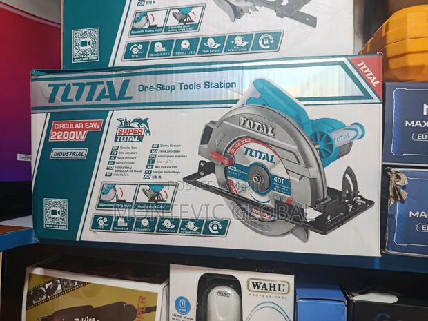 Total 2200w Circular Saw