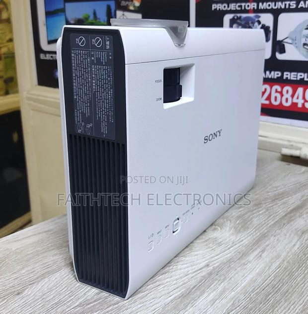 Epson/Sony Projector With Hdmi – Ready to Use Very Clear - thumbnail 2