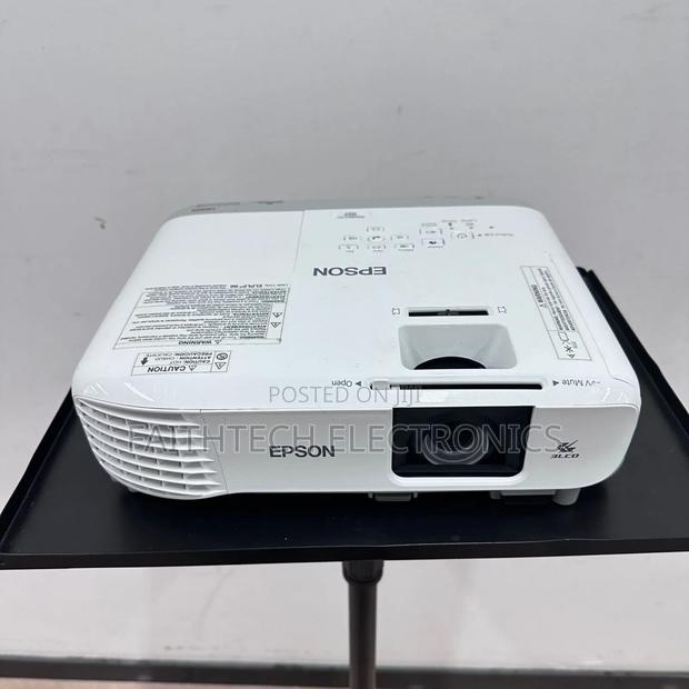 Epson Projector – Clear Daylight Display - thumbnail 2