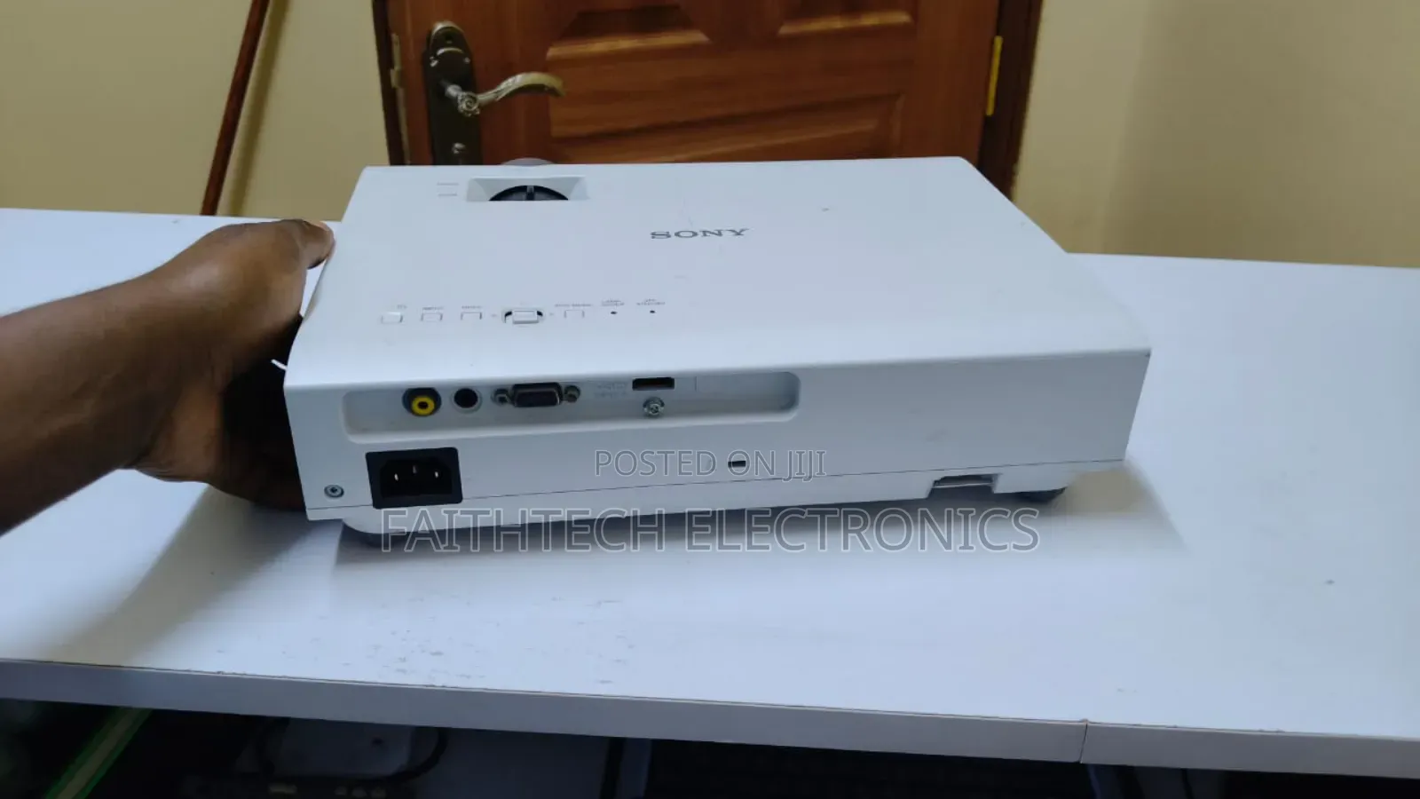 Professional Sony Projector – Refurbished Ready