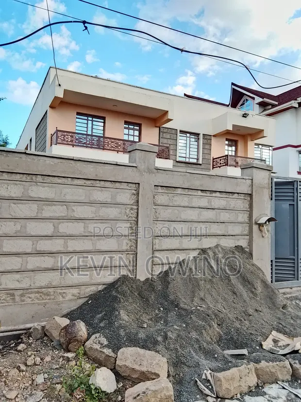 8bdrm Townhouse / Terrace in Call Me, Katani for rent