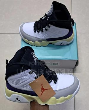 White Yellow J9 - thumbnail 2