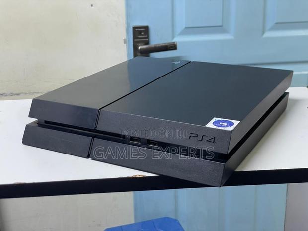 Ps4 Standard, Used - thumbnail 3