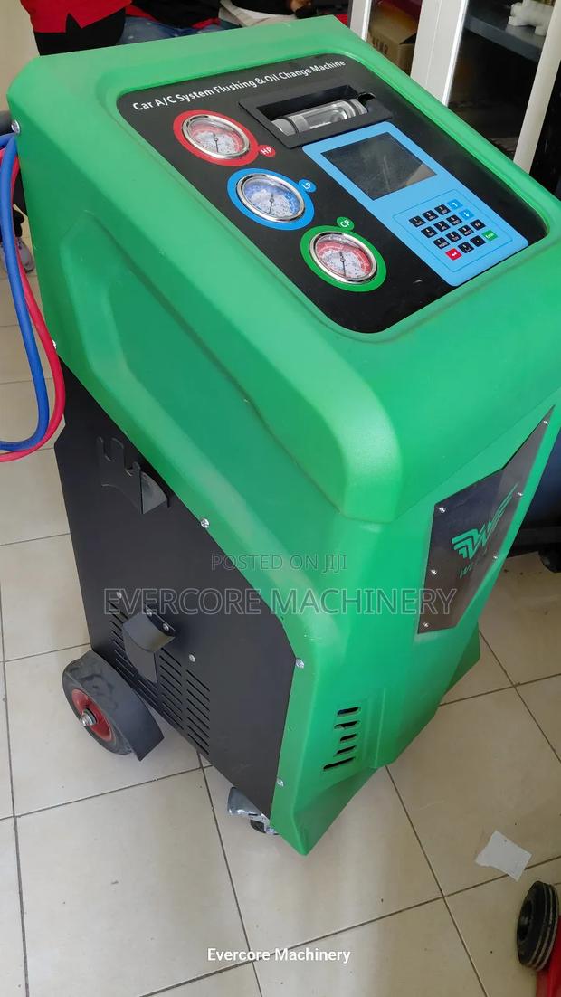 Car a/C System Flushing and Oil Change Machine Italy Brand.