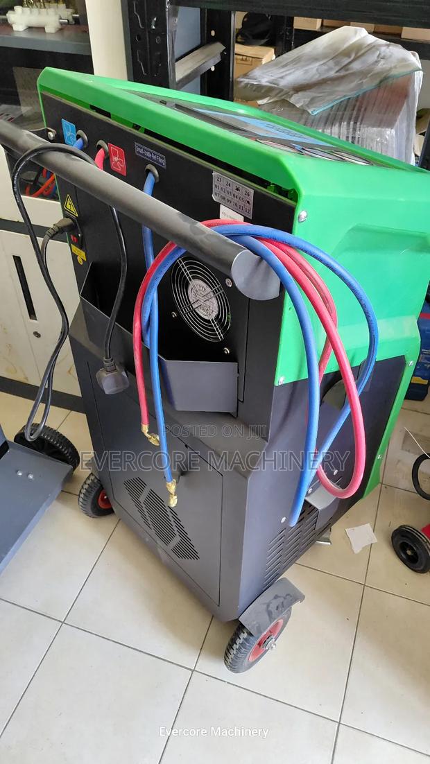Commercial a/C Flushing and Oil Change Machine.