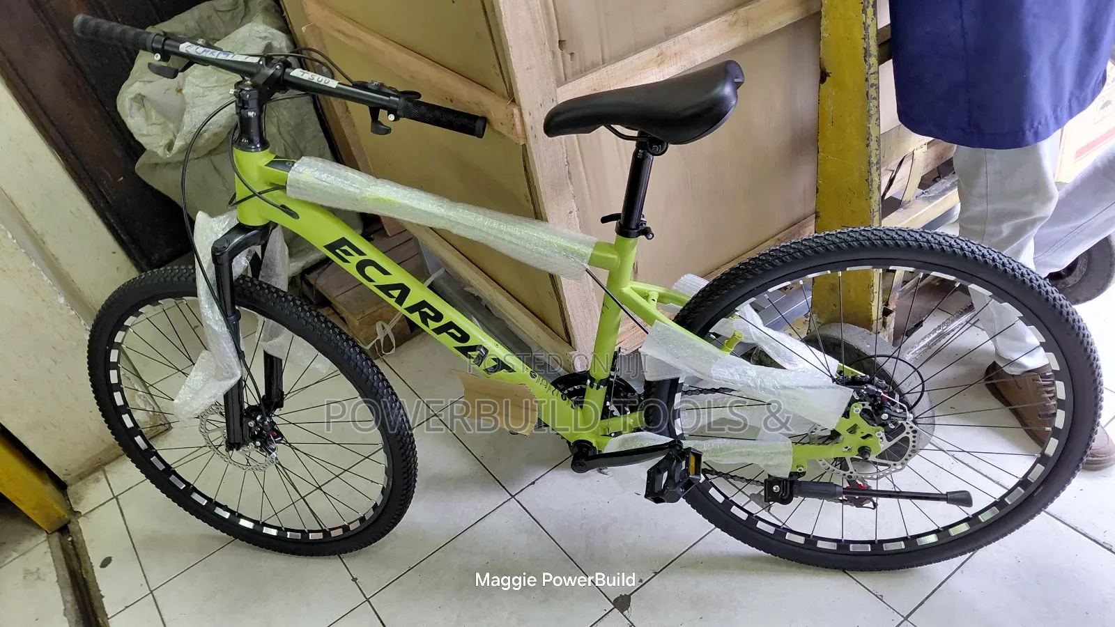 Ecarpat Mountain Bike Size 26 Adult Size
