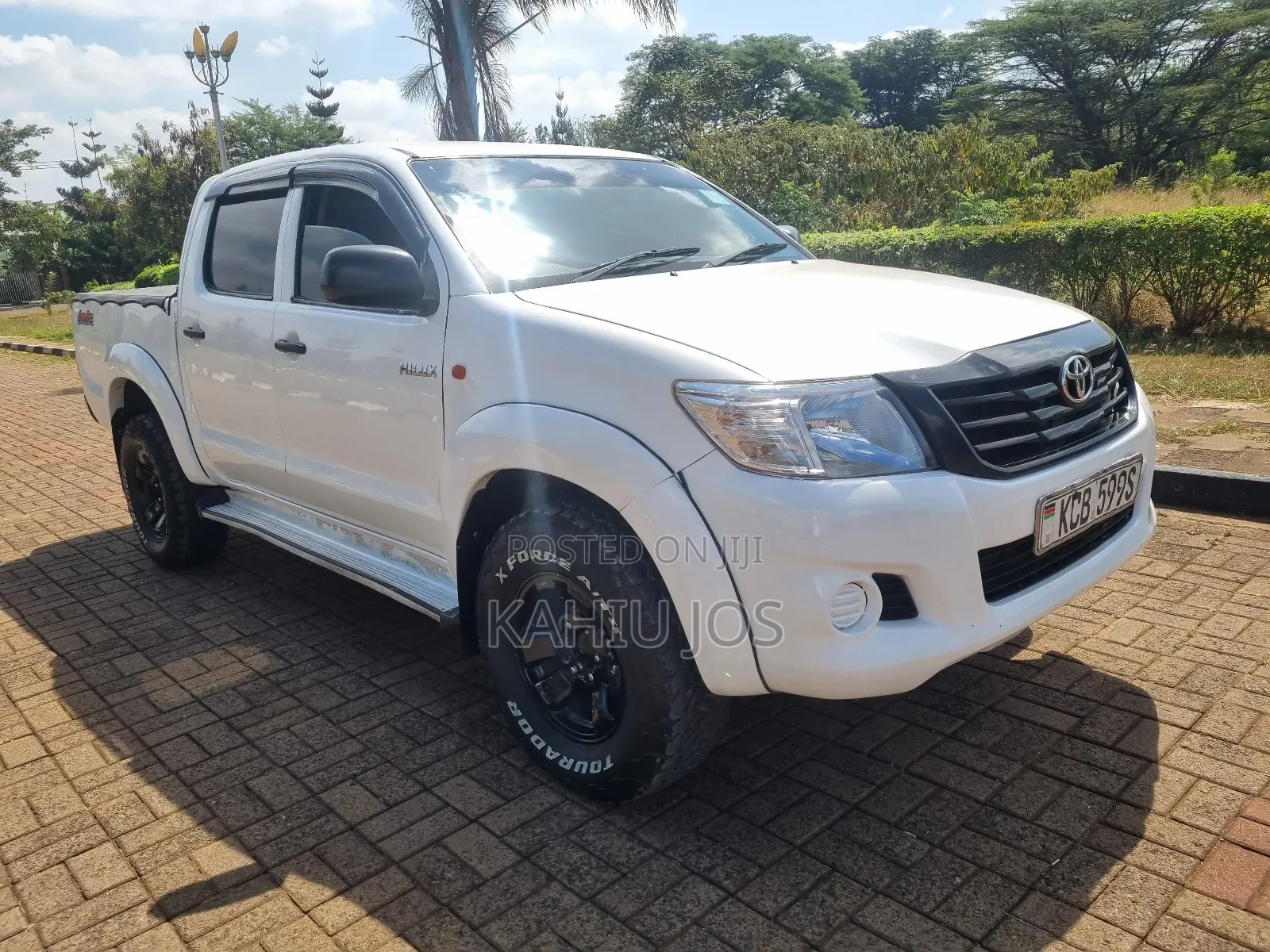 Toyota Hilux 2014 White
