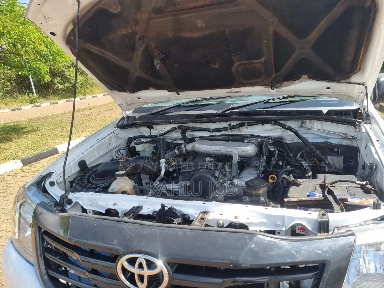 Toyota Hilux 2014 White
