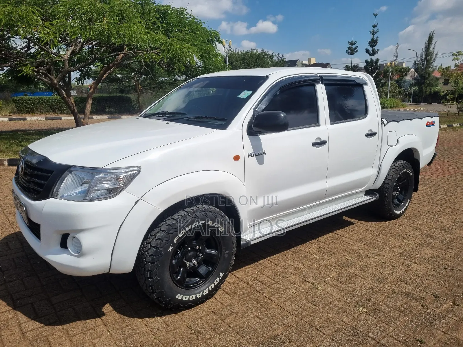 Toyota Hilux 2014 White