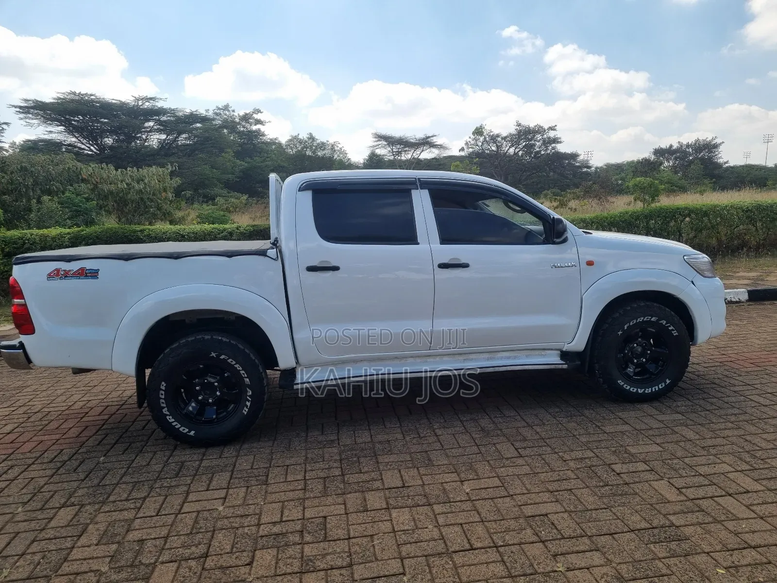 Toyota Hilux 2014 White