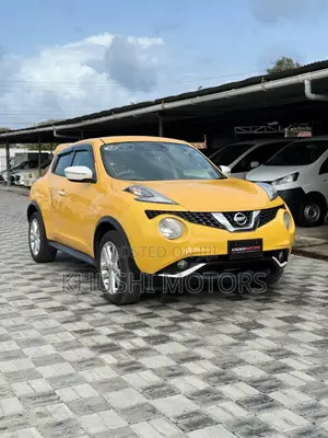 Nissan Juke 2018 Yellow