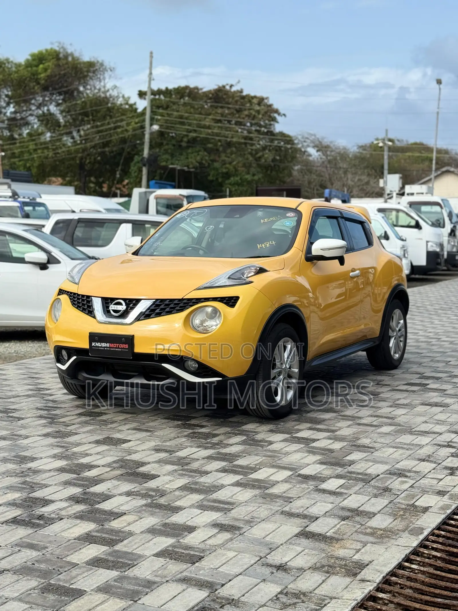 Nissan Juke 2018 Yellow