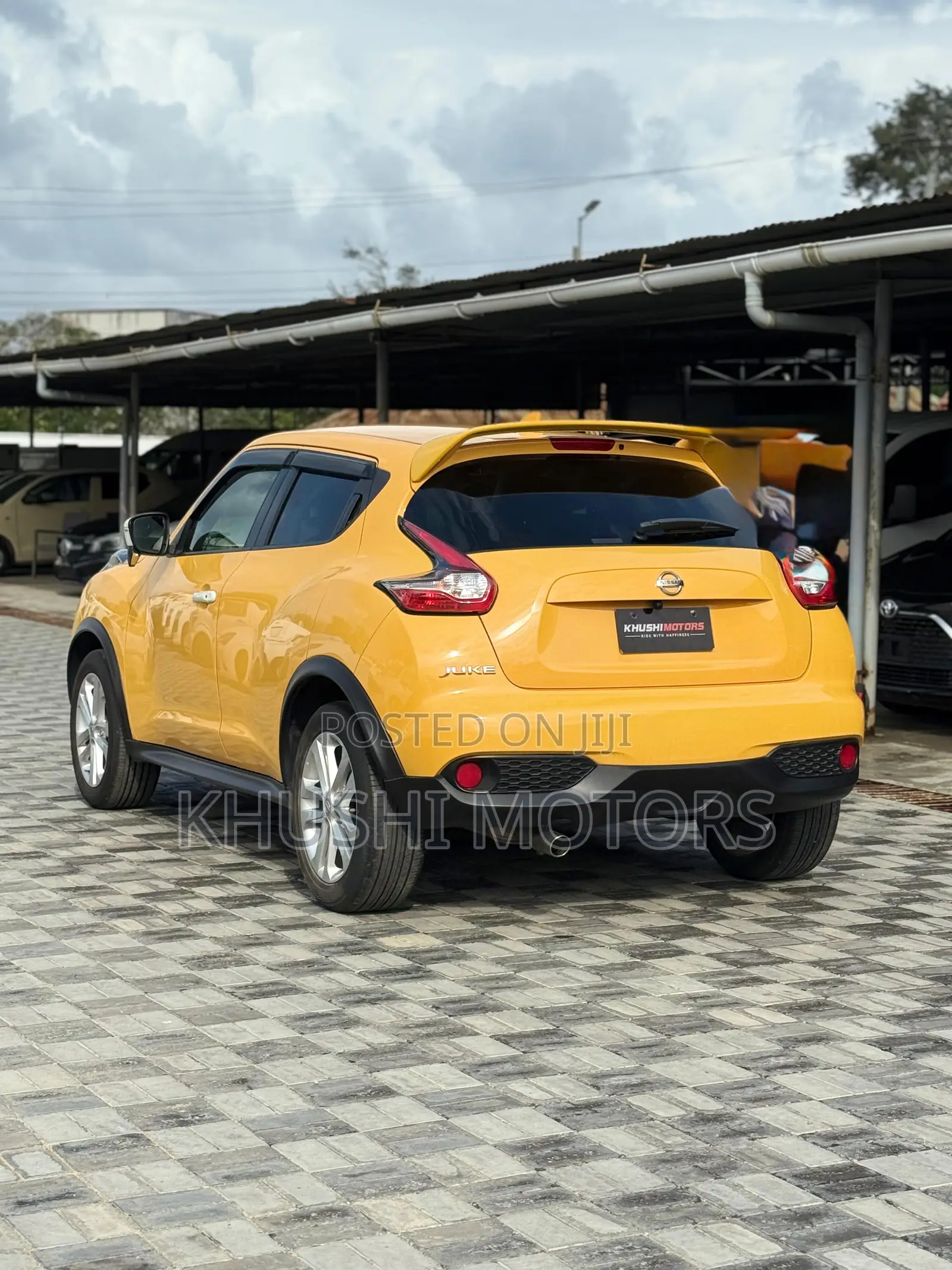 Nissan Juke 2018 Yellow