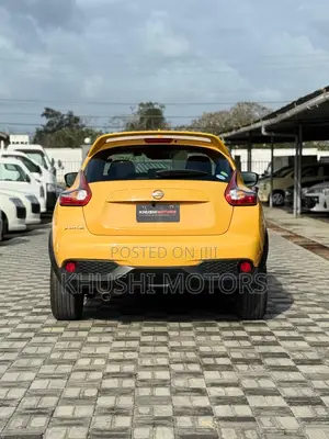 Nissan Juke 2018 Yellow