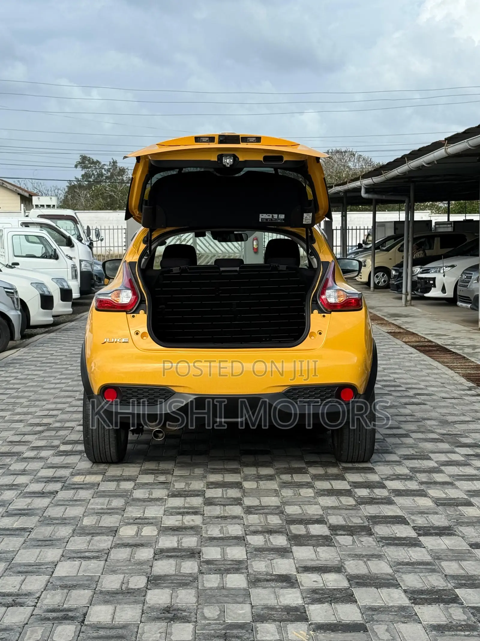 Nissan Juke 2018 Yellow