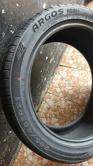 285/40r21 Roadking Tires