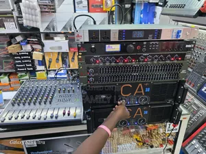 Crest Audio Amplifier Set