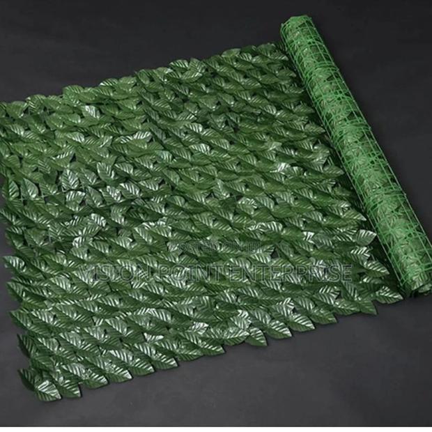 Artificial Leaf Privacy Fence